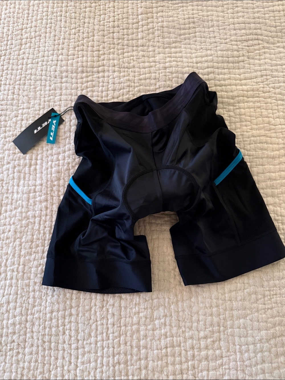 Black men’s Yeti Cycling Shorts with Turq Trim NWT
